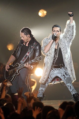 [Allemagne/juin 2011] Tokio Hotel in japanischer TV-Show – Die Bilder Action10