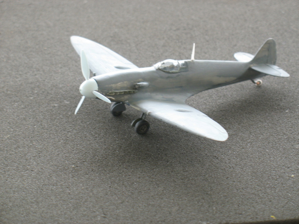 [Airfixs] Spitfire Mk V et son adaptation teutonne - FINI 9_111