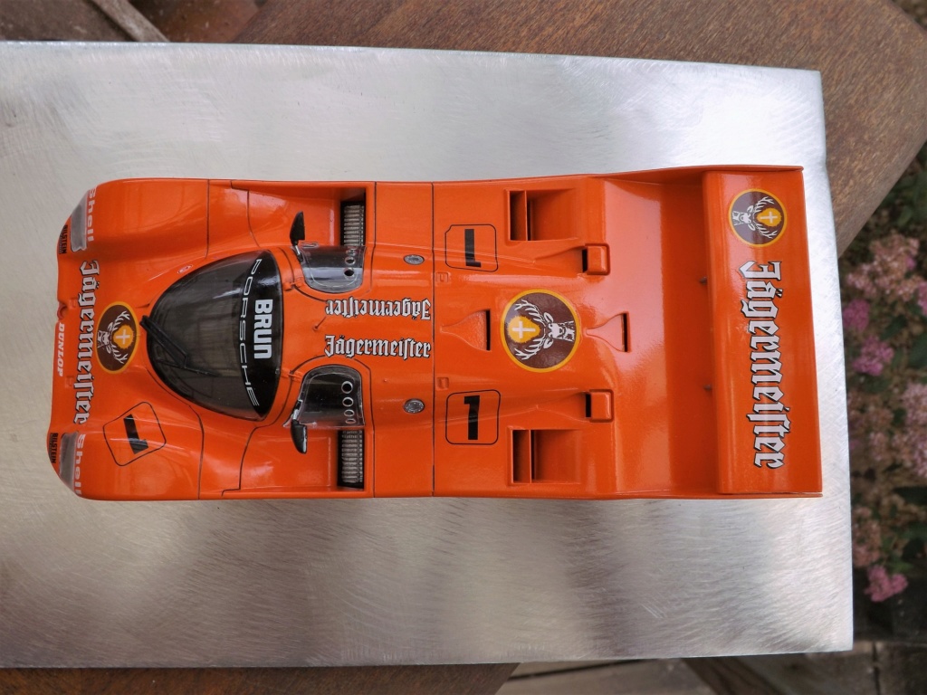 PORSCHE 962C JAGERMEISTER (revell 1/24) Dscf6515