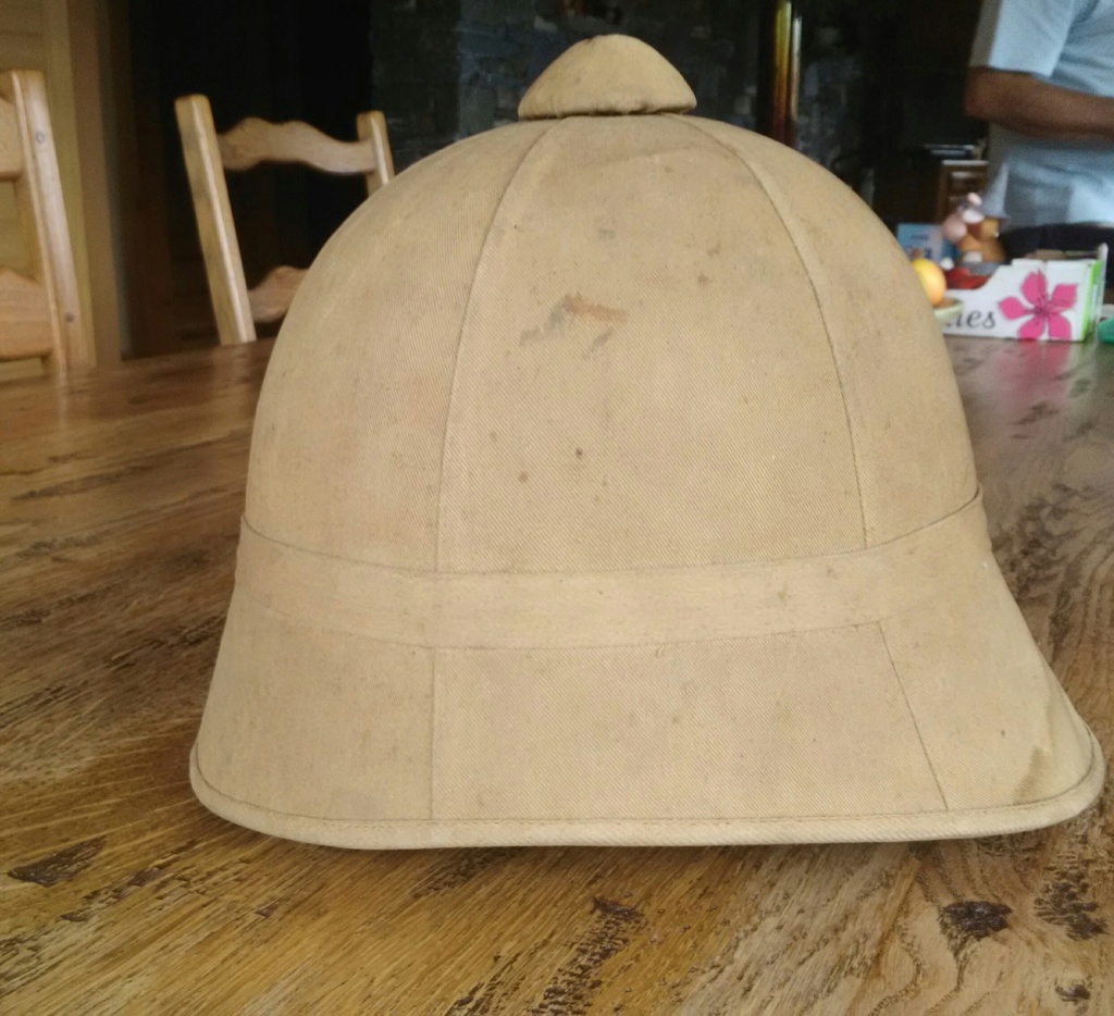 Le casque colonial modèle 1886  Img_2049