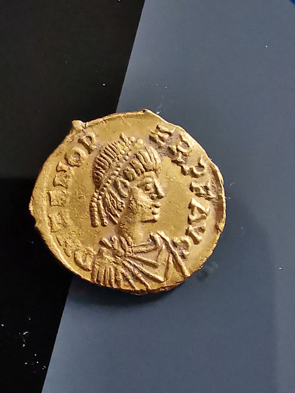 Monnaie romaine en or. ID Img_2032
