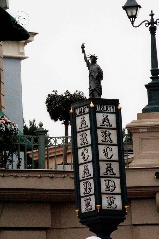 Curiosità e piccoli segreti al Disneyland park - Pagina 6 00513