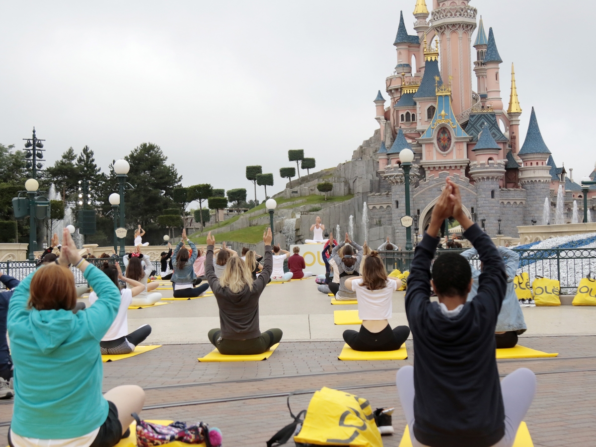 Yoga Day : un corso di yoga a Disneyland Paris !  024yog10