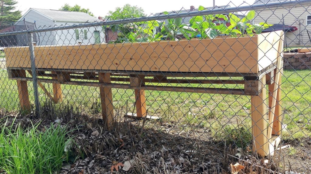 Table Top Raised Bed from Pallets Raised36