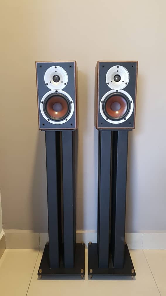 Dali Spektor 2 Bookshelf Speaker - Sold Gewm9810