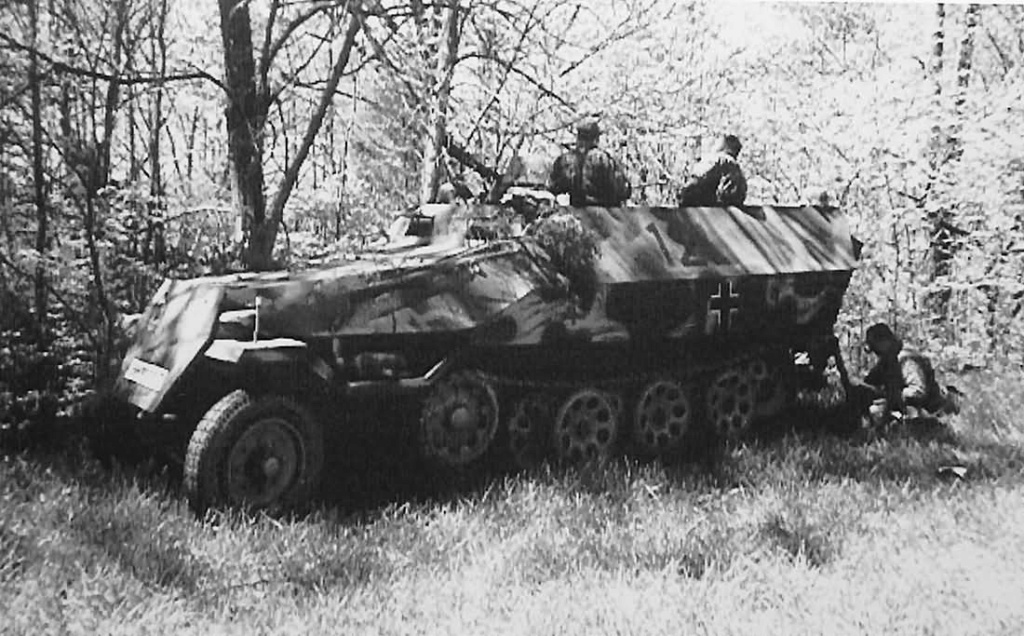 MeC: Sd.Kfz. 251 / 1 Ausf, A - Revell - esc. 1:35 German11