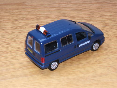Citroën miniatures > "Véhicules des forces du maintien de l'ordre"  Dscf4912