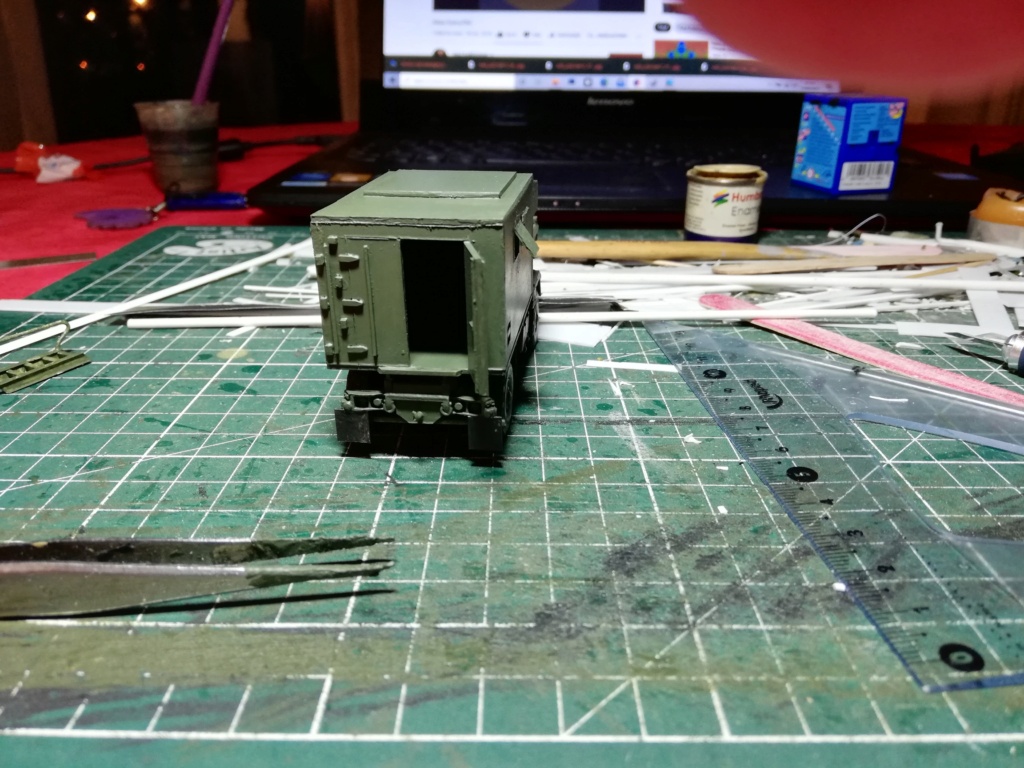 [AMERCOM & SCRATCH ] FMTV M1079 A1P2 4X4 COMMAND POST 1/72  FINI ! Img_2352