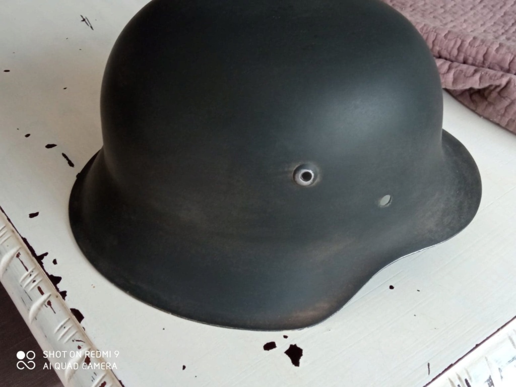 Identification d'un casque allemand m42 111