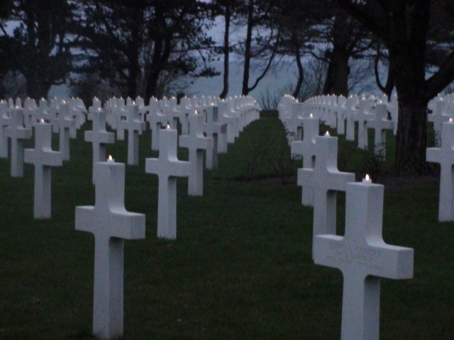 Ce soir, 18h, cérémonie au cimetière d'Omaha beach Dsc00912