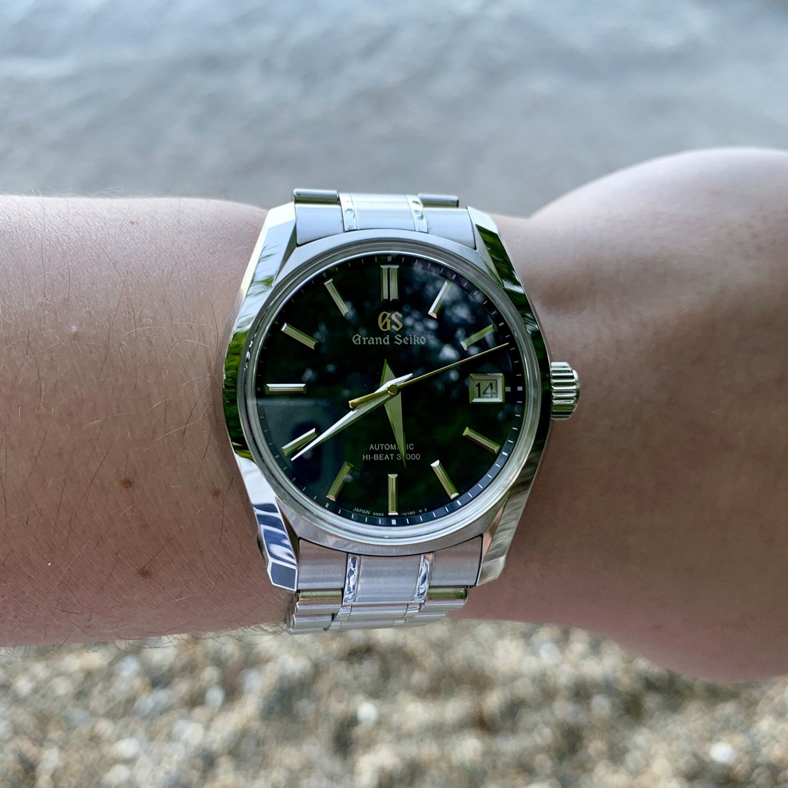 **** La montre du jour ! Vol. 40**** - Page 3 3d436210