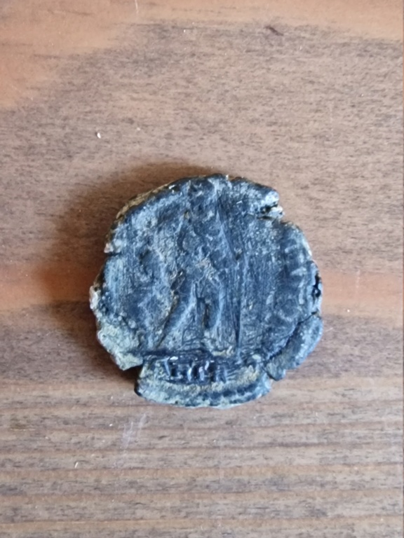 AE3 bajo imperio tipo GLORIA ROMANORVM. Antioquía. 20230911