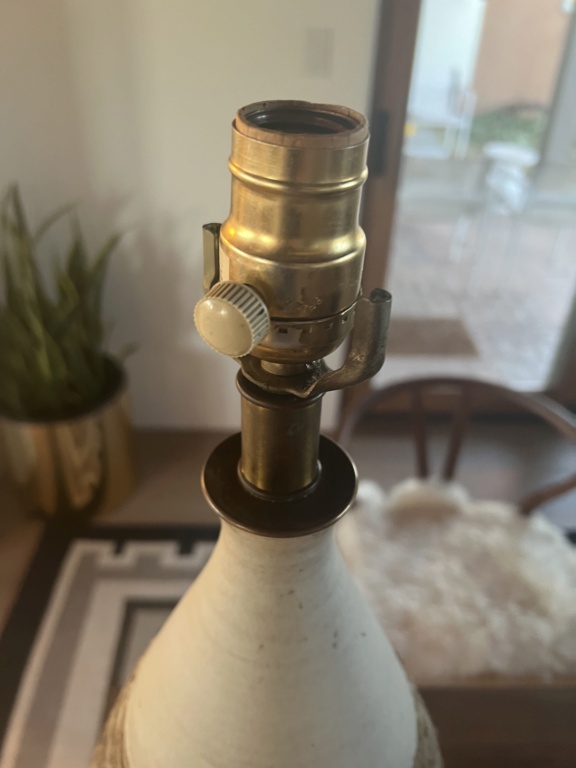 Beautiful ceramic Lamp with no markings. Could it be Affiliated Craftsman?  3e64f910