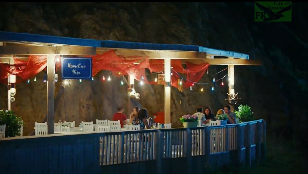Le Restaurant Kismet' In Yeri - Can et Sanem - Erkenci Kus Episod16