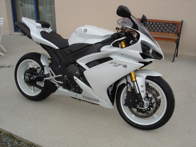 Yamaha r1 2013 White