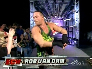 Monday Night RAW - 21.04.08 (Résultats) Rob_va10