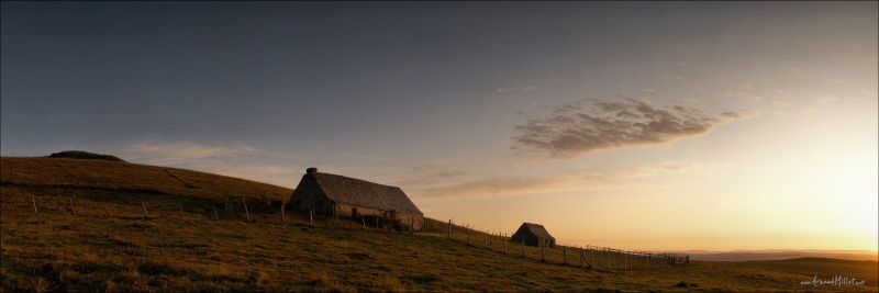 Le pic de Bugarach ferm  Aubrac10