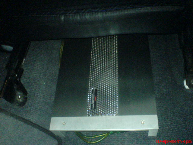 SALE; MOHAWK WOOFER AND AMP (SILVER) Dsc01511