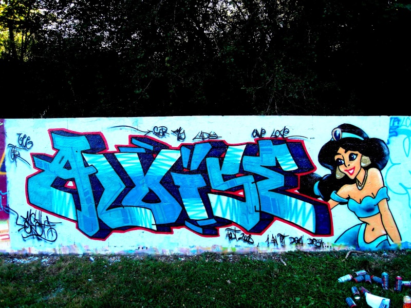 Le Shem on wall Sdc10315