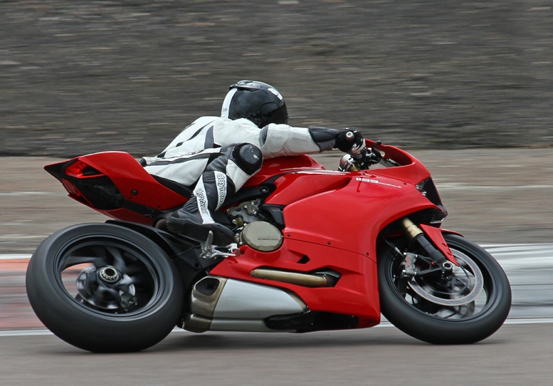 ducati 1199 Panigale ( Topic N°2 ) - Page 12 Img_9810