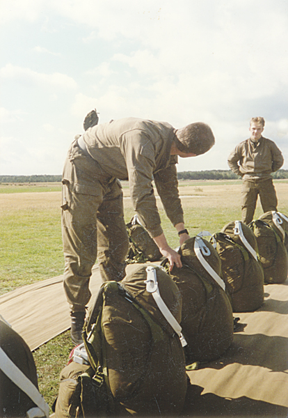 paratrooper garment 122jm10