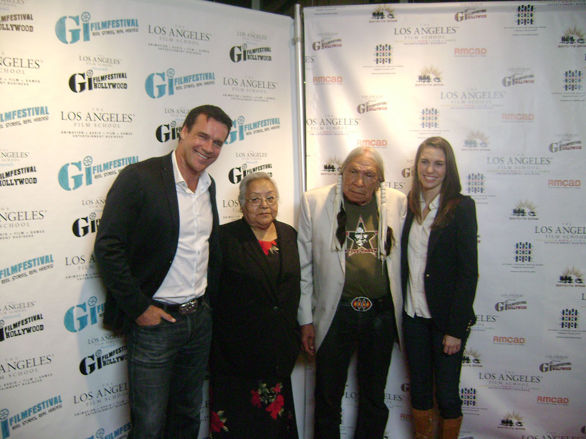 GI Film - Représentant la fondation "Gary Sinise" - 9 novembre 2012 0912