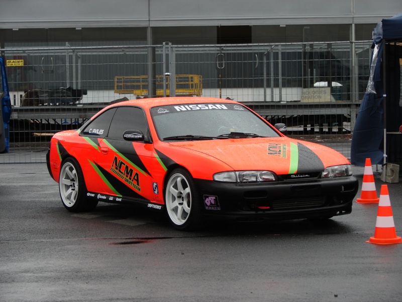 Demonstration DRIFT a PARIS avec la TEAM ORANGE du JAPON Dsc07369