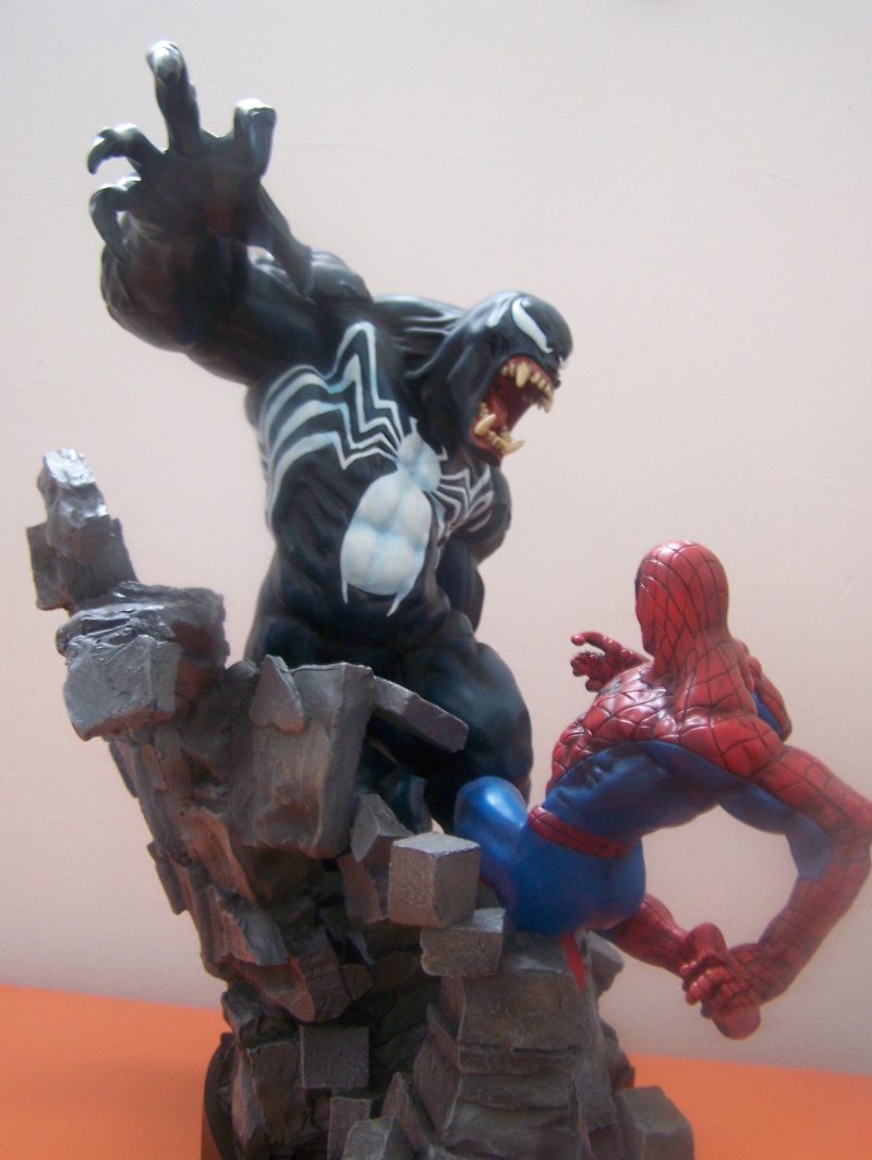 Diorama SPIDER-MAN vs VENOM "style Bisley" 100_2136