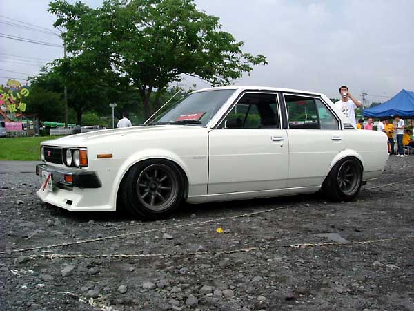 Picture of some toyota old skool car!! 2005-010