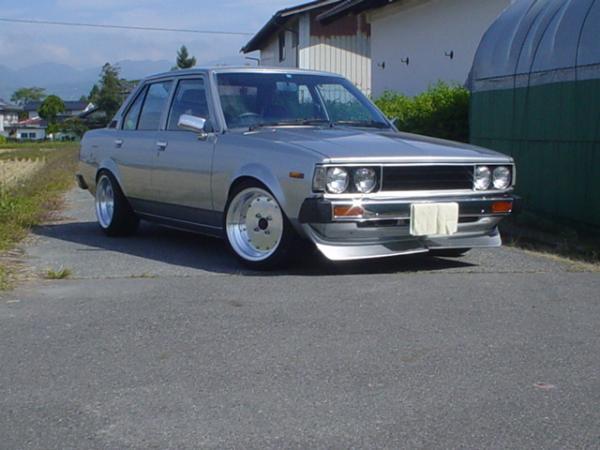 Picture of some toyota old skool car!! Momoft10