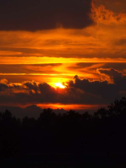 coucher de soleil en auvergne Dscf1712