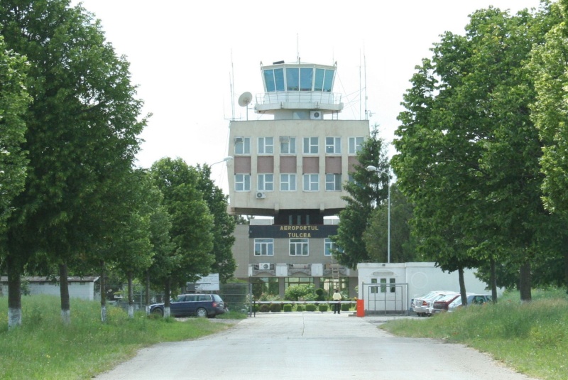 Aeroportul Tulcea (Delta Dunarii) - 2008 Lrtc0110