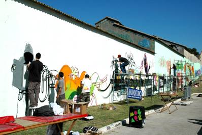 Jovens do Seixal do asas  criatividade sob a forma de graffitis em arte urbana Seixal10