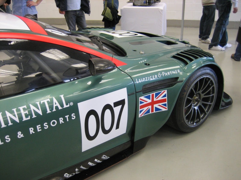 ASTON MARTIN DBR9 LM 2006 1/24 RENAISSANCE UP DES VACANCES - Page 9 23069210