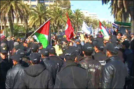 شرفاء تونس يتظاهرون ضد مؤتمر «أصدقاء سوريا» في شوارع تونس  Alalam10