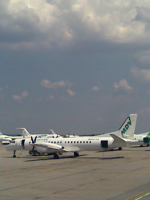 Aeroportul Timisoara (Traian Vuia) - 2008 - Pagina 3 Deya0418