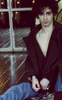 Robert Sheehan Malo310