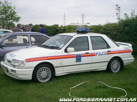 PHOTO de voiture de police!! - Page 2 Police10
