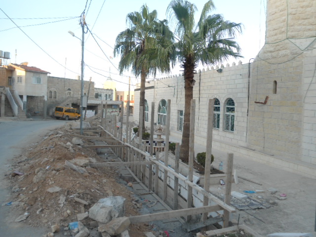 البدء ببناء السور الخارجي للمسجد الرئيسي ( الجهة الغربية) Ouuo1160