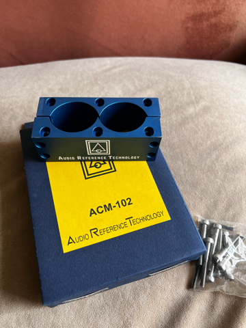 Monitor Acoustic Advanced Double Wall Socket Beryllium AG-Q Receptacles (Used) 64334010