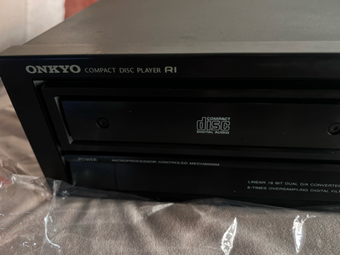 ONKYO R1 CD player (Used) Ce532810