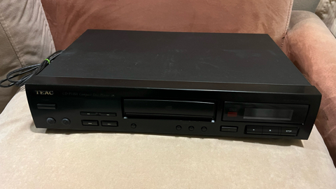 TEAC CD P1160 CD player(Used) F856b010