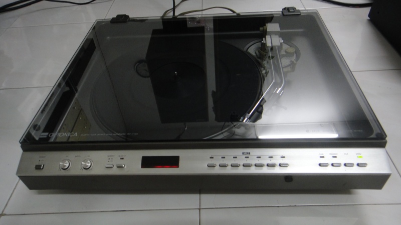 Sharp optonica RP-7100 turntable (Used)SOLD Dsc02422
