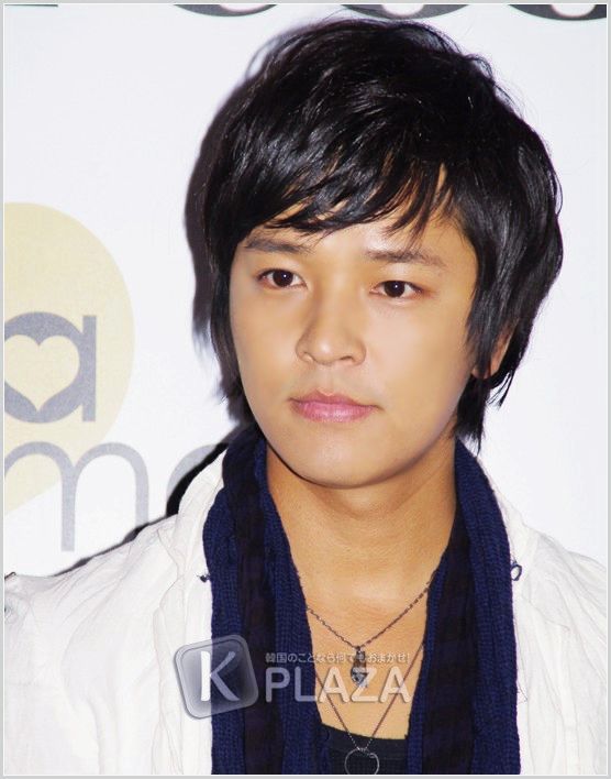 2011-08-01 - está asumiendo tareas MC para el programa de música de Japón "Countdown Gaon mensual" 0011fe10