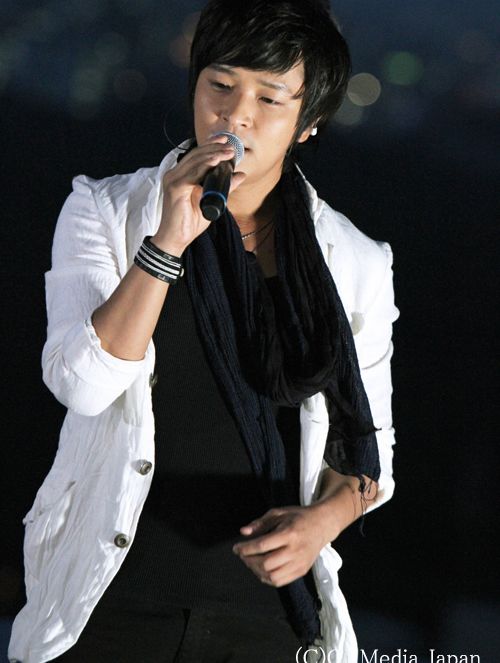 2011-08-01 - está asumiendo tareas MC para el programa de música de Japón "Countdown Gaon mensual" 1f78ab10