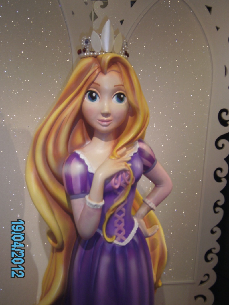 [Disney Store] 2012 : l'Année des Princesses - Page 12 Pict2116