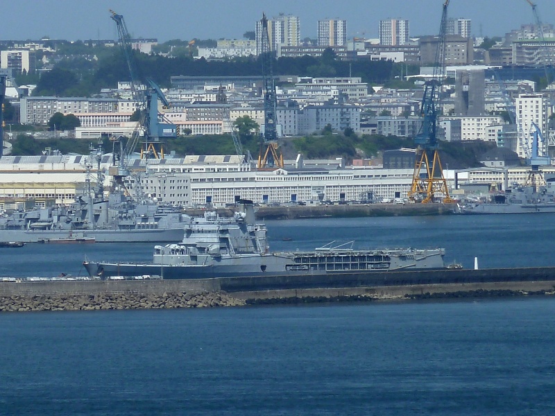 [Les ports militaires de métropole] Port de Brest - TOME 1 - Page 23 1993_p10