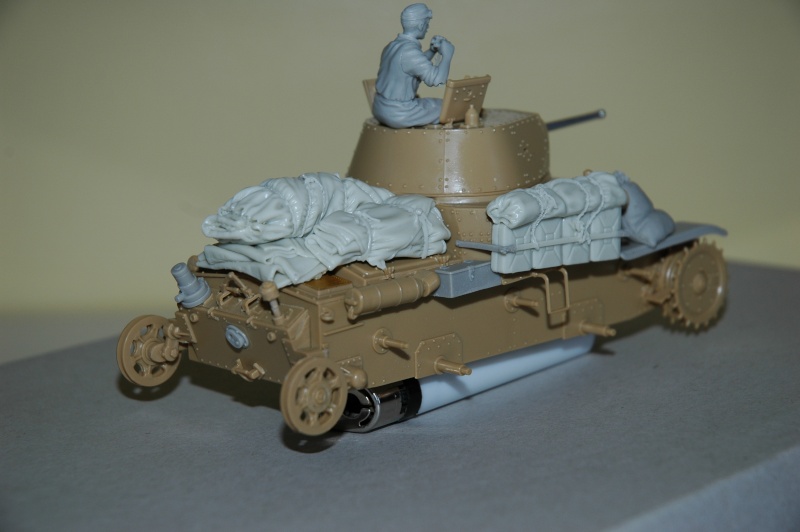 Le Carro Armato M13/40 Italeri et Tamiya au 1/35éme Dsc_0068