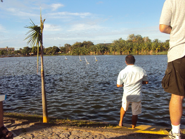 LAGO DO CONDOMÍNIO ( domingo 26-06-2011 )  Cim4_063