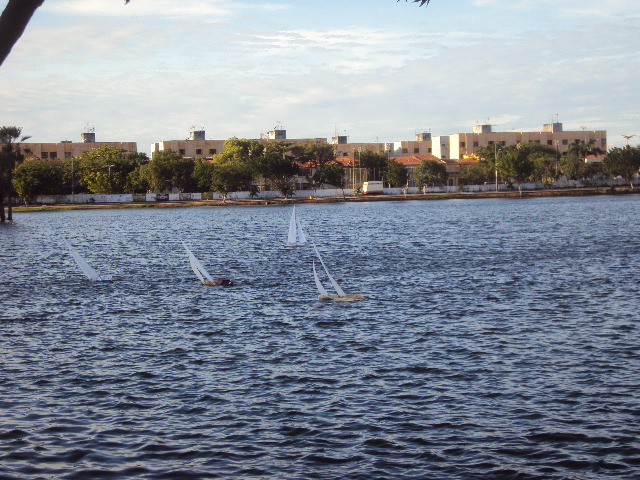 LAGO DO CONDOMÍNIO ( domingo 26-06-2011 )  Cim4_111